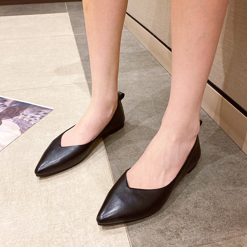 Ladies spring pointed flat shoes