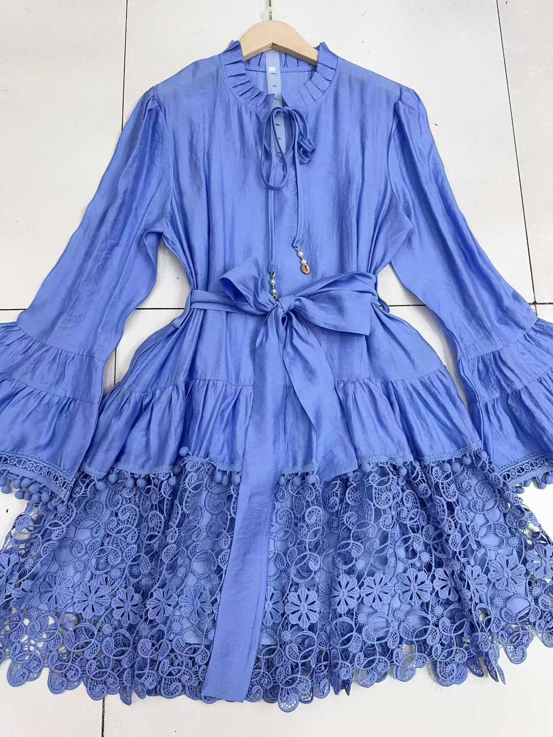 Lace-up Waist-cinching Figure-flattering Water-soluble Lace-up Dress