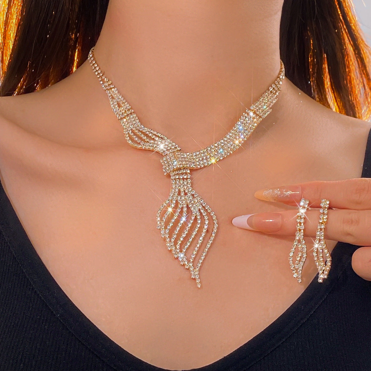 High-grade Clavicle Chain Fashion Grandeur Personality Jewelry Suit